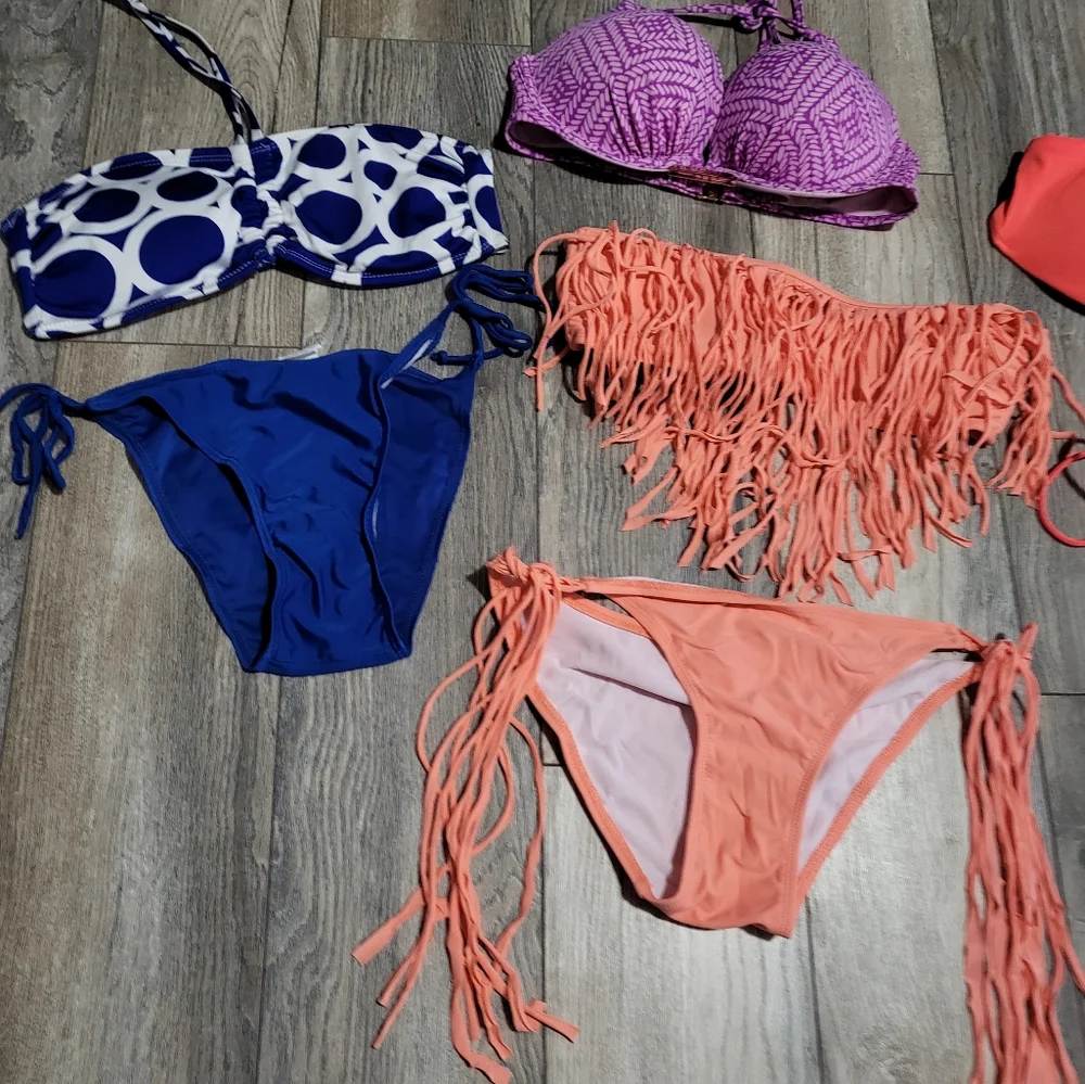 Bikini - Picture 3 of 3